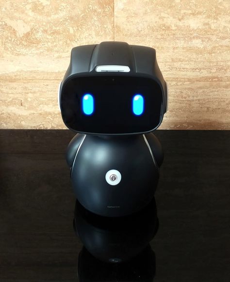 Amazon Alexa is now a small home robot thanks to Omate | Engadget Astronaut Wallpaper, How To Become Smarter, Smart Robot, Cute Face, Voice Assistant, Robot Design, Robot Art, Futuristic Technology, Interactive Toys