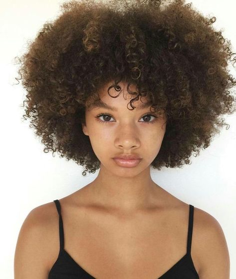 Hannah Mussette, Hair Mistakes, Face Drawing Reference, Photographie Portrait Inspiration, Black Femininity, Love Us, Model Face, Look Older, Hair Reference