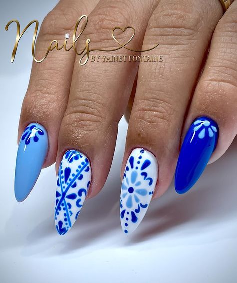 Blue And Gold Toenails, Portuguese Nail Art, Portugal Nails Art Designs, Greek Tile Nails, Portuguese Nails, China Nails Design, Goa Nails, Amalfi Coast Nails, Cyprus Nails