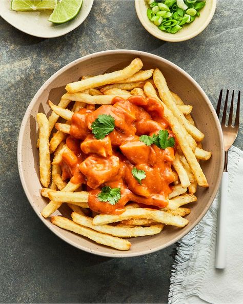 Butter Chicken Poutine Recipe | Cavendish Farms Chicken Poutine Recipe, Chicken Poutine, Poutine Recipe, Butter Chicken Sauce, Smoked Chicken Wings, Crispy French Fries, Tandoori Masala, Breakfast Restaurants, Cauliflower Steaks