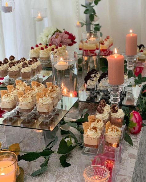 Wedding Treats Table, Lush Dessert, Nikah Decor, Party Food Dessert, Dessert Table Decor, Desi Wedding Decor, Wedding Treats, Henna Party, Arab Wedding