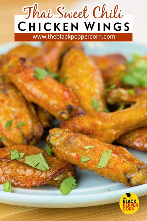 Wings Recipe Oven, Chicken Wings Recipe Oven, Chili Chicken Wings, Sweet Chili Chicken Wings, Chili Dipping Sauce, Airfryer Recipe, Easy Chicken Wing Recipes, Chicken Wing Recipe, Sweet Chili Dipping Sauce