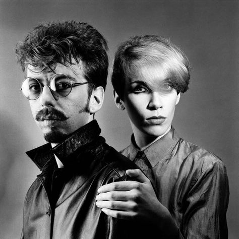 David & Annie Lennox Eurythmics Sweet Dreams, Garage Punk, Dave Stewart, Tenacious D, Annie Lennox, New Romantics, 80s Music, Music Icon, Music Fashion