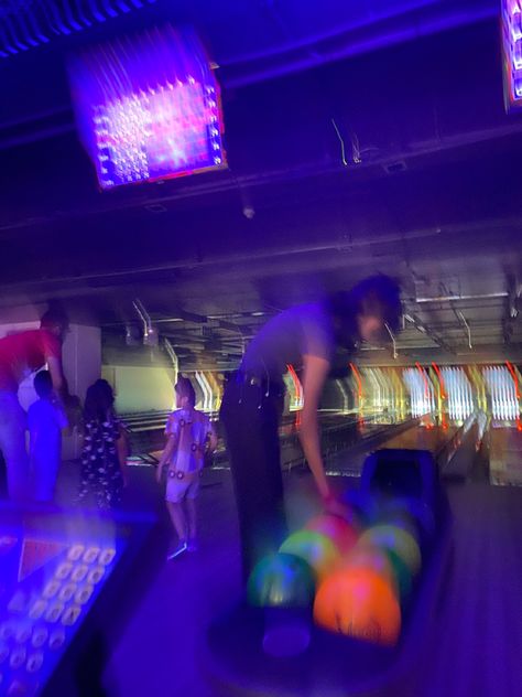 Drunk Bowling, Bowling Outfit Aesthetic, Wuhu Island, Bowling Date Outfit, Glow In The Dark Bowling, Bowling Outfit Ideas, Bday Aesthetics, Bowling With Friends, Bowling Aesthetic