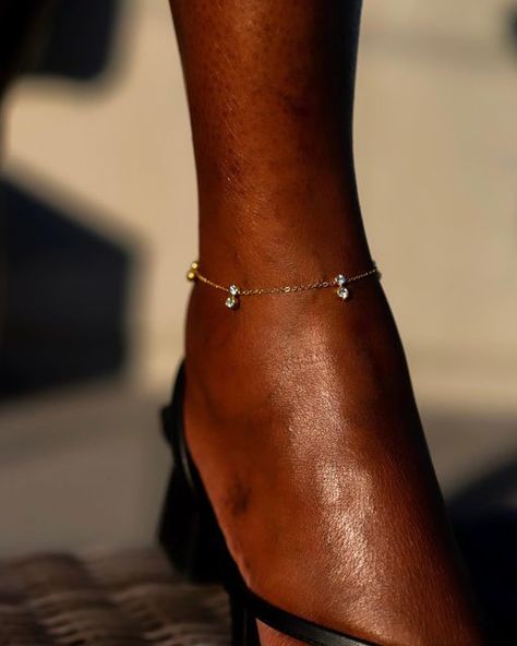 TSEATJEWELRY (sea-at) on Instagram: "Featuring cubic zirconia (CZ) stones, our new SOLO ANKLET is the perfect piece for summer. Shop now✨" Black Anklet, Anklets Indian, Leg Chain, Gold Anklet, Gold Legs, Gold Ring Stack, Everyday Outfit, Affordable Jewelry, Mens Jewelry Bracelet