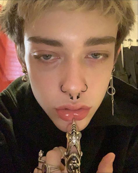 Eyebrow Piercing Men, Guys With Nose Piercings, Boys With Piercings, Septum Piercing Men, Nose Ring Men, Grunge Guy, Black Nose Ring, Double Nose Piercing, Men's Piercings