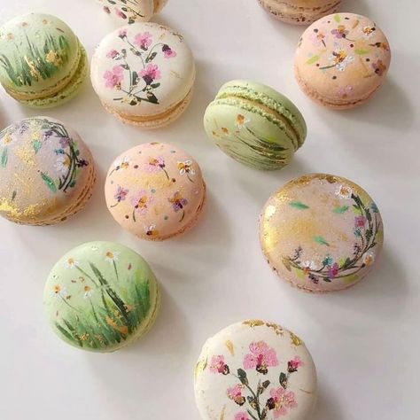 Mercantile London on Instagram: “Springtime in Macaron form - from @littlebuttercup_cakery c/o the ever inspirational @eastlondoncloth” Wildflower Macarons, Spring Macarons, Summer Garden Wedding, Cake Makers, Facepaint, Cooking Recipes Desserts, Xmas Crafts, Summer Garden, Macaroons