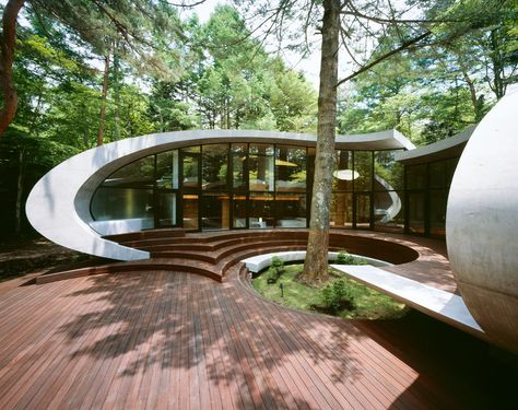 Shell / ARTechnic architects Futuristic Home Design, Unusual House, Modern Japanese Architecture, Houses In Japan, Shell House, Futuristic Home, Karuizawa, Japanese Garden Design, Interior Minimalista