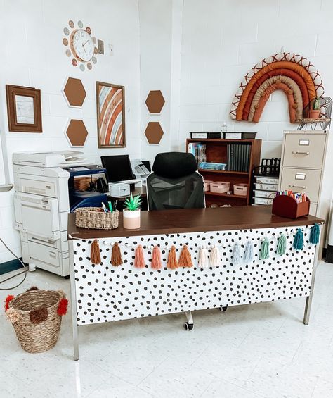 My desk area is finally coming together! Another days work in the books. 🖤🪴 #fourthgradeteacher #fourthgradeclassroom #fourthgrademath… Aesthetic Math Classroom, School Counselor Office Aesthetic, Green And Pink Classroom, Classroom Desk Decor, Room Diy Projects, Teacher Desk Decorations, Rose Gold Clock, House Room Design, Teacher Desk Areas