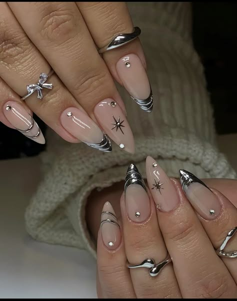 White And Silver Nails Almond Shape, Metallic Nails Almond Shape, Cute Almond Nails Design Birthday, December Birthday Nails Almond, Silver Bday Nails, Nails Ideas Almond Shape, Nails Photoshoot Ideas, Xo Nails, White And Silver Nails