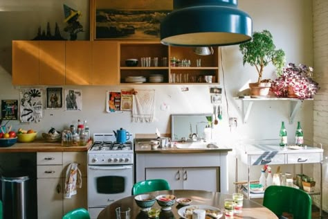 beloved kit. Design Apartment, Kitchen Decorating, House Room, Apartment Inspiration, Interior Inspo, Rustic Kitchen, 인테리어 디자인, Dream Kitchen, House Inspiration