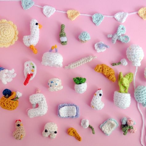 Patterns To Make Crochet Miniatures - Perfect Little Gifts! Crochet Animal Head, Tiny Dolls, Black Thread, Crochet Basics, Half Double Crochet, Slip Stitch, Crochet Animals, Double Crochet, Single Crochet