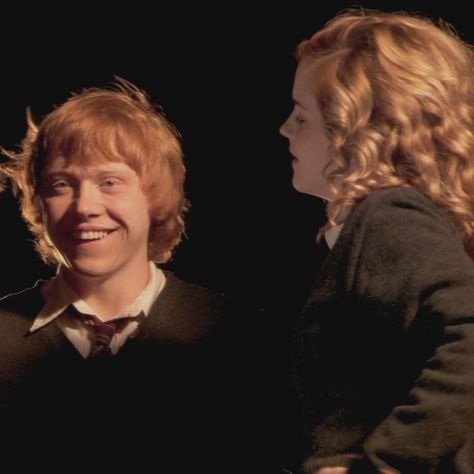 Hermione Granger And Ron Weasley, Rupert Grint Ron Weasley, Harry Potter Ron And Hermione, Emma Watson Harry Potter, Ron And Harry, Mint Toothpaste, Ronald Weasley, Harry Potter Ron, Buku Harry Potter