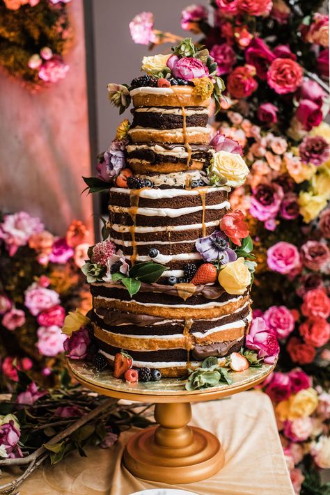 Whimsical Wedding Cakes, Boho Wedding Cake, Bhldn Wedding, Black Wedding Cakes, Wedding Cake Photos, Wedding Treats, Eclectic Wedding, Gorgeous Wedding Cake