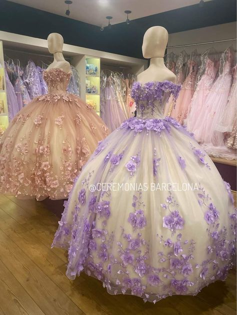 White Quinceanera Dresses With Purple Flowers, White And Purple Quince Dress, Purple And White Quinceanera Dresses, 15 Dresses Quinceanera Mexican, Quinceanera Dresses Coral, Quince Chambelanes Outfits, Quince Purple, Lilac Quince, Rapunzel Quince