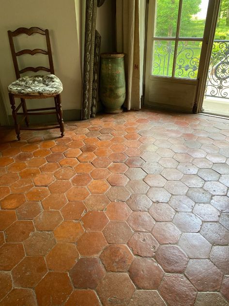 Terra Cotta Kitchen Tile, Terra Cotta Floors Kitchen, Terra Cotta Bathroom Tile, Cabin Tile Floor, Terra Cotta Tile Kitchen, Terra Cotta Tile Floors Kitchens, Terra Cotta Tile Bathroom, Terra Cotta Bathroom Floor, Terra Cotta Floor Kitchen