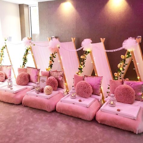 Pink Slumber Party Ideas, Sleeping Over Ideas, Cute Birthday Sleepover Ideas, Cute Themes For Birthday Party, Sleepover Bed Ideas Slumber Parties, Sleepover Ideas Beds, Pink Birthday Sleepover Ideas, Barbie Sleepover Party Ideas, Pink Sleepover Party