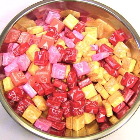 Starburst Vodka, Apple Pie Moonshine Drinks, Margarita Jello, Homemade Liqueur Recipes, Starburst Minis, Summer Vodka Cocktails, Vodka Lime, Fruit Health, Liqueurs Recipes