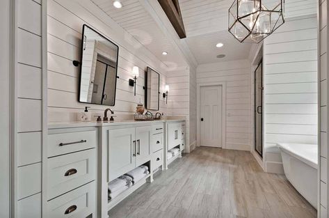 Welcoming craftsman style home with farmhouse touches in Arkansas Bathroom Ideas Craftsman, Bath Double Vanity, Master Bath Double Vanity, Floor To Ceiling Storage, Farmhouse Style Homes, Kids Bathroom Ideas, Modern Farm House, Craftsman Bathroom, Bathrooms Luxury