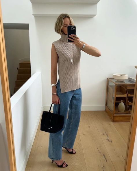 6 Chic Transitional Outfits To Bookmark For The Office | Who What Wear UK Turtle Neck And Jeans, Outfits To Wear To Work, Elevated Outfits, Fall Office Outfits, Outfit Info, Anouk Yve, Transitional Outfits, Chic Outfits Classy, Outfit Inspo Spring