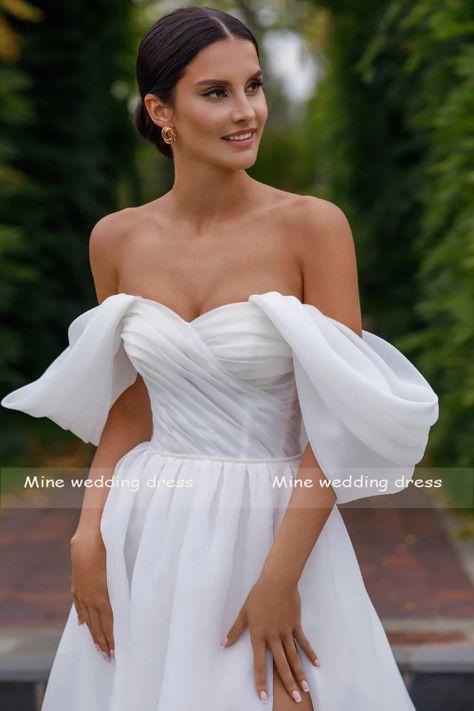 Train Wedding Dresses, Wedding Dress Jewelry, Wedding Dress Organza, Off Shoulder Wedding Dress, Crepe Wedding Dress, Organza Wedding Dress, Organza Wedding, Minimalist Wedding Dresses, Chiffon Wedding Dress