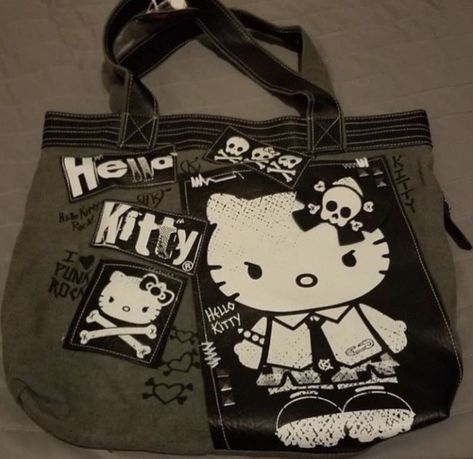 Kitty Clothes, Hello Kitty Clothes, Hello Kitty Aesthetic, Hello Kitty Bag, Estilo Hippie, Mia 3, Hello Kitty Items, Pretty Bags, Fairy Grunge