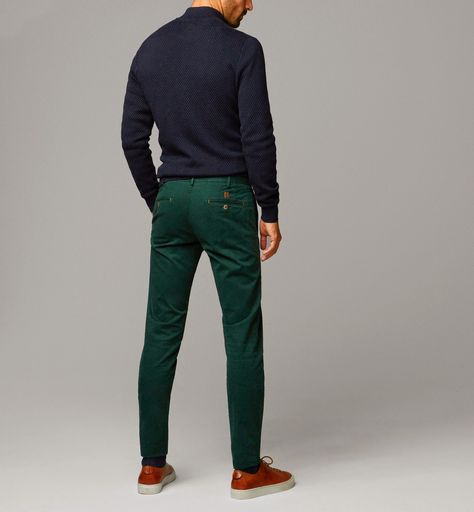 Green Pants Men, Dapper Dress, Sweater Outfits Men, Teal Pants, Winter Bottoms, Chinos Style, Slim Fit Chinos, Mens Fashion Fall, Clothing Photography