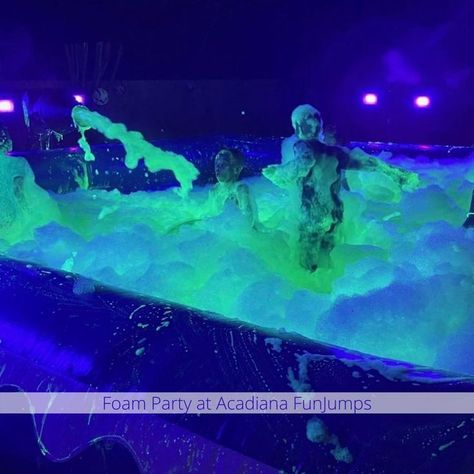 Glow In the dark foam party rentals only at Acadiana Fun Jumps. Foam Pool Party, Slumber Party Foods, Outdoors Crafts, Neon Pool Parties, Foam Pit, Trampoline Party, Glow In Dark Party, Diy Glow, Party Swimming Pool