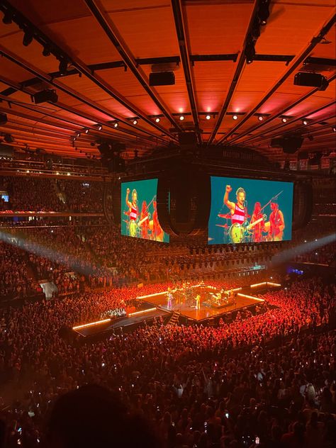 Madison Square Garden Aesthetic, Harry Styles Madison Square Garden, Madison Square Garden Concert, Concert Venues, Dream Venue, Concert Venue, Garden Show, Square Garden, Madison Square Garden