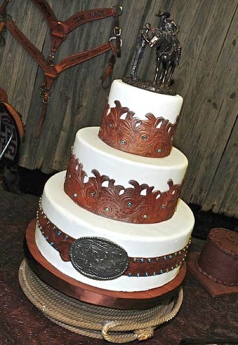 Tooled leather western cake Country Themed Wedding Cake, Sweet 16 Country Theme Ideas, Western Sweet 16 Ideas, Western Sweet 16, Western Wedding Cake, Western Wedding Cakes, Cowboy Cakes, Country Western Wedding, Cowboy Decor