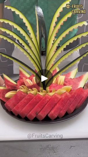 Fruit Carving Ideas, Fruits Carving, Watermelon Basket, Cookout Recipes, Fruit Platter Designs, Watermelon Carving, Cut Watermelon, Charcuterie Inspiration, Fruit Party