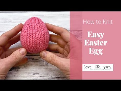 Free Knitted Flower Patterns, Easter Knitting Patterns, Knitted Easter Crafts, Tiny Knitting, Knit Videos, Knit 2 Together, Easter Knitting, Knitted Flower Pattern, Small Knitting Projects