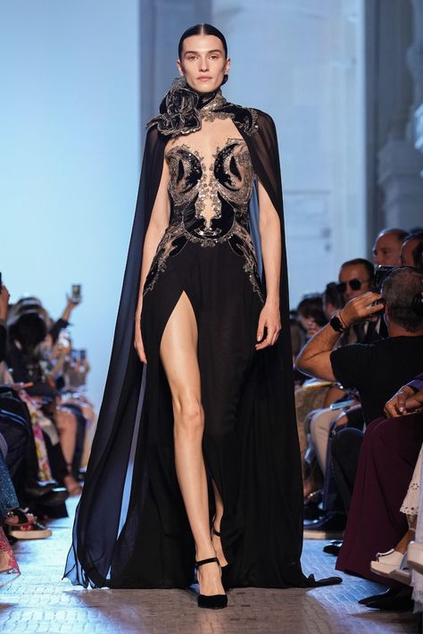 Elie Saab 2023, Elie Saab Fall 2023, Pink Poison, Fall 2023 Couture, 2024 Couture, 2023 Couture, Elie Saab Haute Couture, Erdem Moralioglu, Elie Saab Fall