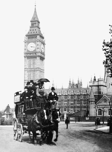 Victorian life in the UK revealed in amazing collection of 170,000 images showing what life was like across the country London Parliament, Historical London, Life In The Uk, Victorian Life, Uk History, Victorian London, London History, Old Photography, History Of Photography