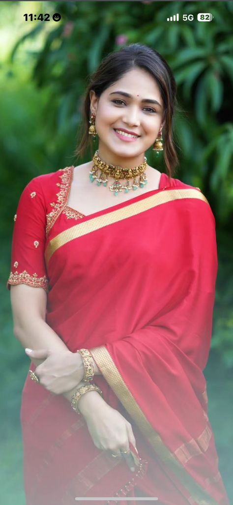 Mysore Saree Blouse Designs, Blouse Back Neck Designs For Silk Sarees, Simple Red Blouse Designs, Kanchi Blouse Designs, Mysore Silk Saree Blouse Designs Latest, Red Color Saree Contrast Blouse, Red Colour Blouse Designs For Silk Saree, Simple Blouse Designs For Silk Saree, Red Blouse Contrast Saree