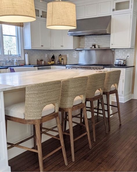 Kitchen Island Makeover Ideas, Island Ideas For Small Kitchens, Color Kitchen Island, Kitchen Island Colors, Kitchen Island Stools With Backs, Island Ideas Kitchen, Decor Kitchen Island, Island Colors, Island Makeover