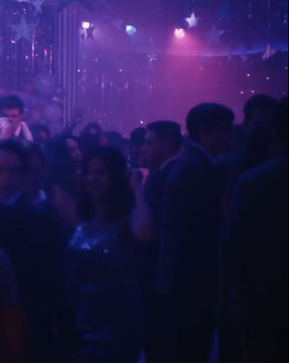 Euphoria Shifting Visuals, Euphoria Winter Formal, Euphoria Party Scene, Euphoria Homecoming, Euphoria Shifting, Euphoria School, Euphoria Prom Theme, Euphoric Party, Euphoria Party Aesthetic