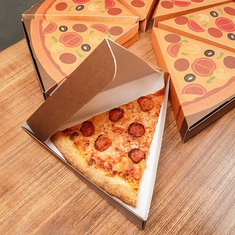 Pizza boxes that look like a pizza pie 🤯 That's what we like to call a slice of pizza heaven 🍕 Pizza By The Slice Display, Pizza Slice Packaging, Pizza Packaging Ideas, Pizza Box Aesthetic, Pizza In A Box, Pizza Menu Design, Pizza Box Design, Pizza Packaging, Pizza Food Truck