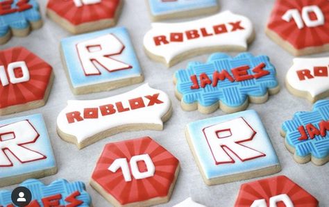 Roblox Cookies Ideas, Roblox Cookies Decorated, Name Royal Icing Cookies, Roblox Decorated Cookies, Gaming Cookies Decorated, Lego Cookies Royal Icing, Roblox Cookies, Lego Sugar Cookies, Mini Golf Birthday Party