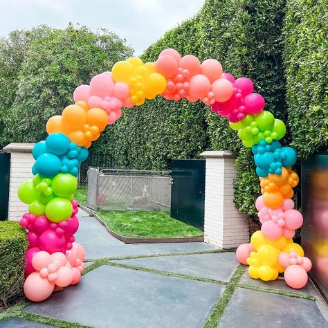 Balloon Entrance Arch, Balloon Gate Decoration, Entrance Balloon Arch, Balloon Arch Entrance, Birthday Lights Decoration, Colorful Balloon Arch, Balloon Gate, Posting Instagram, Rainbow Balloon Arch