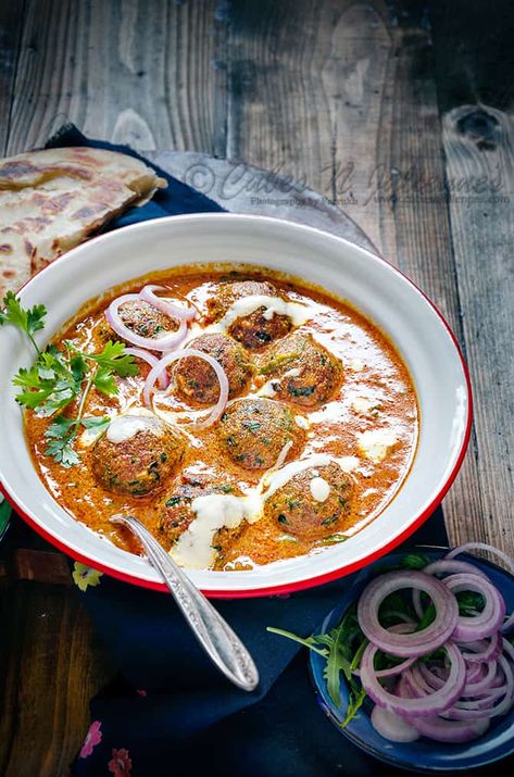 Palak Paneer Kofta Kofta Vegan, Palak Kofta Recipe, Paneer Kofta, Vegetarian Curries, Kofta Curry Recipe, Kofta Curry, Kofta Recipe, Paneer Dishes, Veg Curry