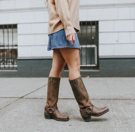 FALL 2023, MOTO BOOT, FASHION INSPO, OUTFIT IDEAS Frye Harness 12r Outfit, Freye Boots, Frye Harness Boots Outfit, Harness Boots Outfit, Frye Boots Outfit, Outfit Botas, Frye Harness Boots, Boot Fits, Harness Boots