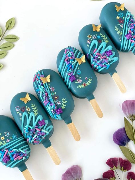 Encanto Cakecicles, Stitch Cakesicles, Encanto Cakesicles, Disney Cakesicles, Encanto Cake Pops, Encanto Desserts, Encanto Treats, Mirabel Birthday Party, Encanto Birthday Party Ideas