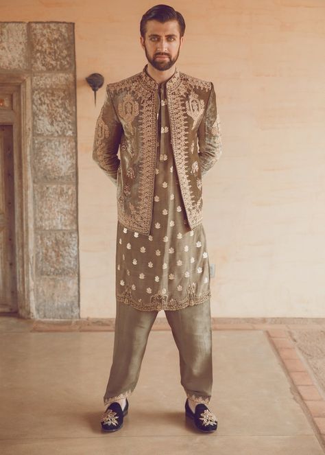 Traditional Indian Mens Clothing, Mohsin Naveed Ranjha, Indian Wedding Clothes For Men, Sherwani For Men Wedding, Wedding Kurta For Men, Groom Dress Men, Indian Groom Wear, Wedding Dresses Men Indian, Gents Kurta