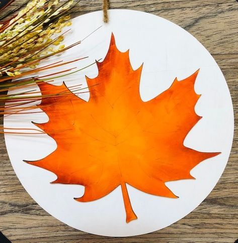 Step by step instructions on how to paint a Fall leaf mini door hanger. Painted Wood Fall Leaf, Painted Fall Leaves On Wood, Door Hangers Painted, Door Decor Diy, Wooden Leaves, Holiday Decorating Ideas, Farmhouse Fixer, Fixer Upper Decor, Painted Home Decor