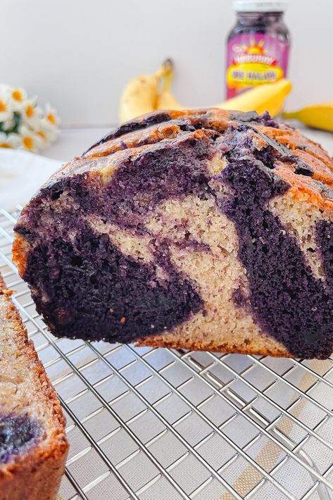 Ube Banana Bread-3 Ube Banana Bread, Ube Loaf Bread, Ube Bread Recipe, Ube Bread, Ube Jam, Banana Bread Loaf, Baking Projects, Filipino Desserts, Light Desserts