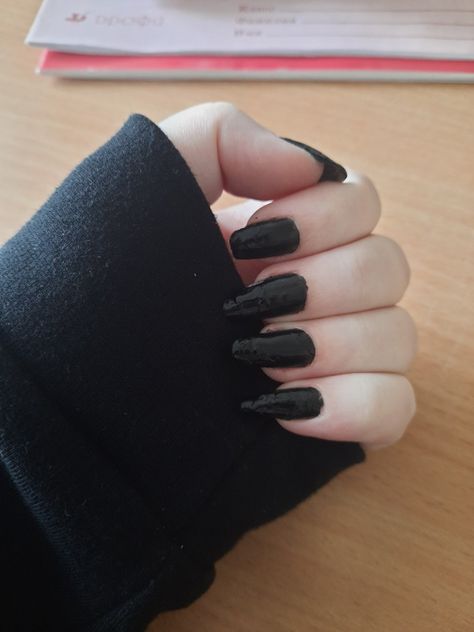 black nails Black Nails Pale Skin, Nails Pale Skin, Pale White Skin, Pale White, Black Nail Polish, Snap Streak, Black Nail, White Skin, Pale Skin