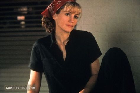 Stepmom Julia Roberts, Nyc Romance, Stepmom 1998, Stepmom Movie, Julia Roberts Hair, Liam Aiken, Julia Roberts Style, Jena Malone, 90s Casual