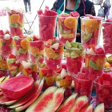 Mexican Fruit Cups, Fruit Quotes, Fruit Table, Deco Fruit, Fruit Cup, Mexican Snacks, Fiesta Birthday Party, Fruit Bar, Fruit Party