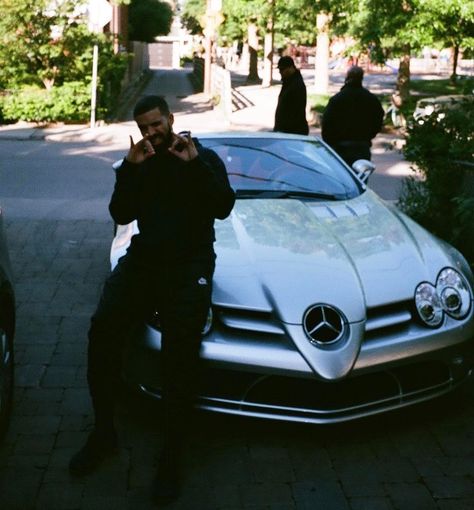 NICE CAR DRIZZY........REALLY EXPENSIVE ONE..@champagnepapi Drake Instagram, Old Drake, Drake Photos, Drake Drizzy, Drake Graham, Slr Mclaren, Octobers Very Own, Aubrey Drake, Rap Aesthetic